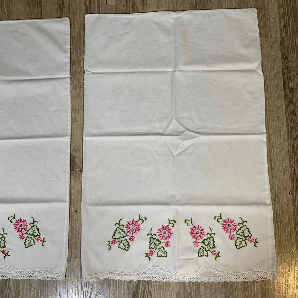 Vintage Hand Embroidered‎ Floral Pillowcases Set of 2 Pink Cottagecore 30x20